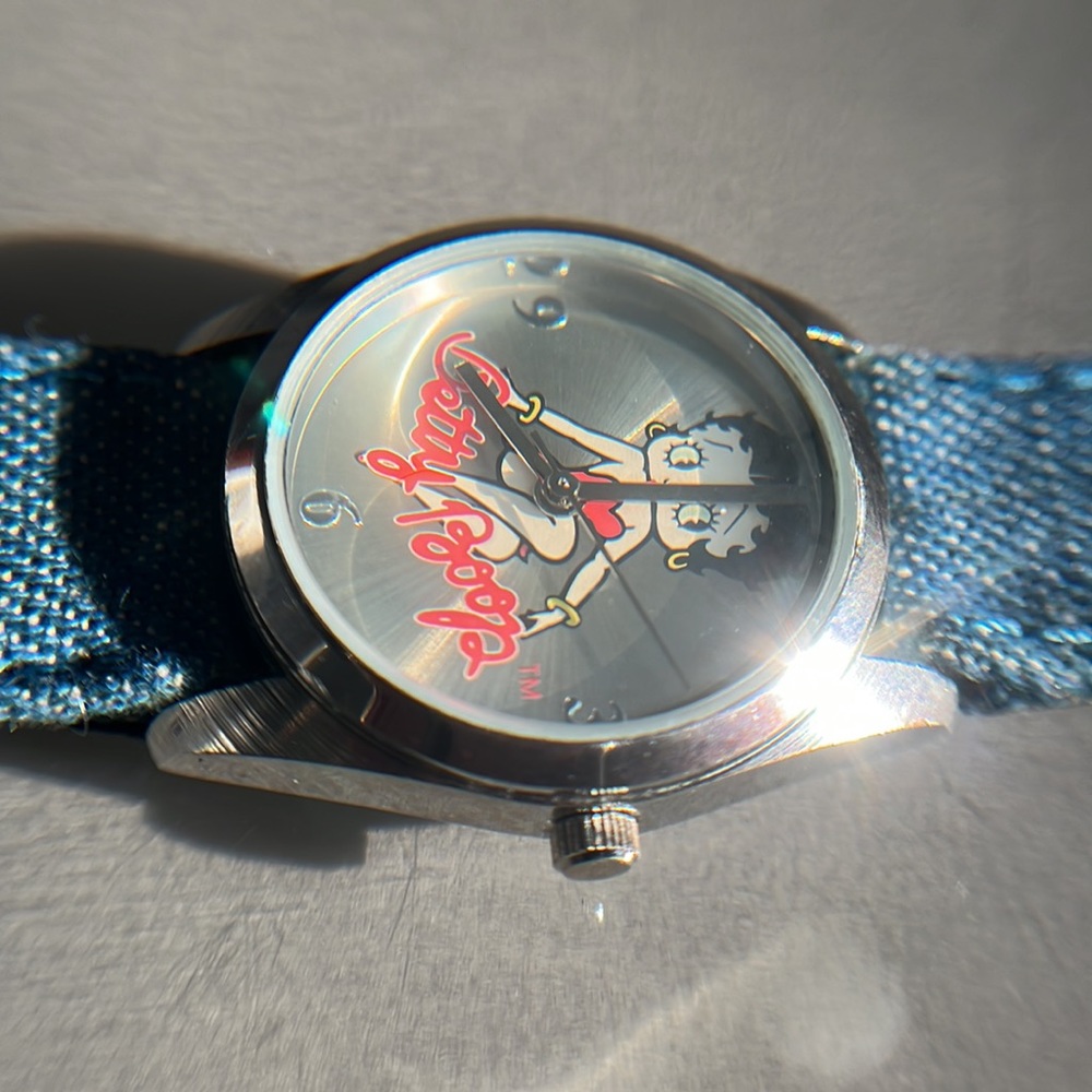 King Features Syndicate Inc. Betty Boop Vintage Watch View 2